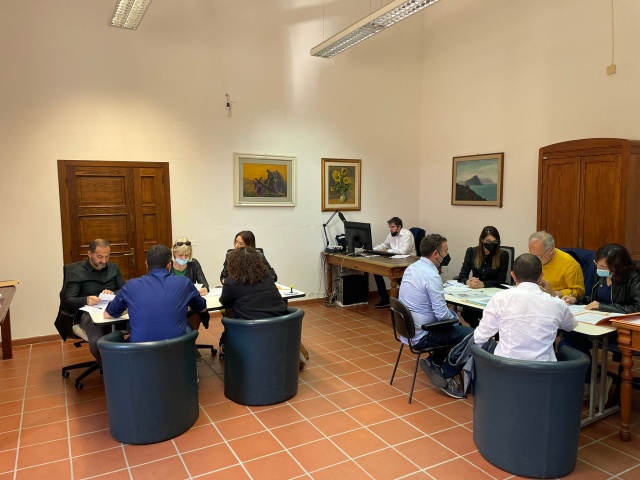 la presentazione delle liste all'ufficio elettorale la presentazione delle liste all'ufficio elettorale