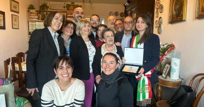 Maddalena Falchi festeggia i 100 anni con la famiglia